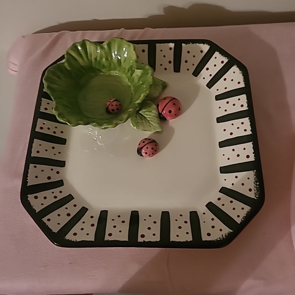 Chip & Dip With 3D Flower & Lady Bugs Black & White Art Pottery Signed Cali - Picture 4 of 4